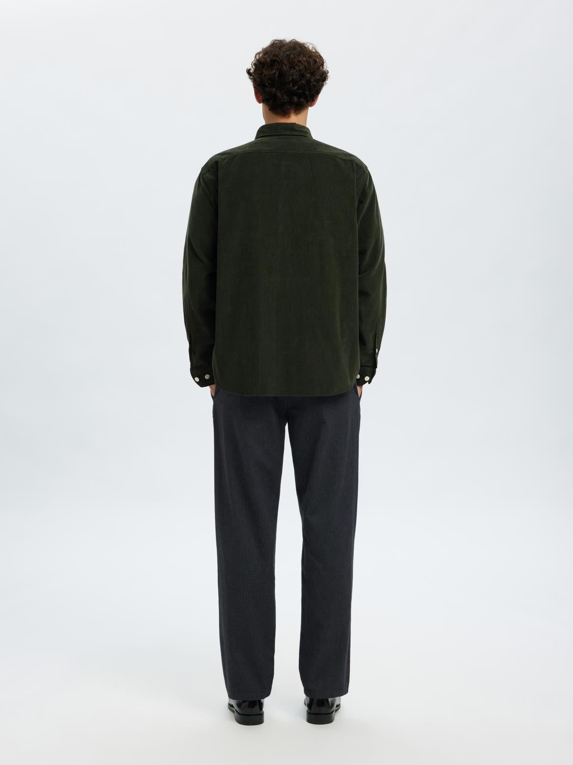 model_shot-back